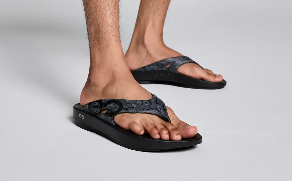 OOFOS Unisex-OOriginal Sport Sandal Black/Water Camo